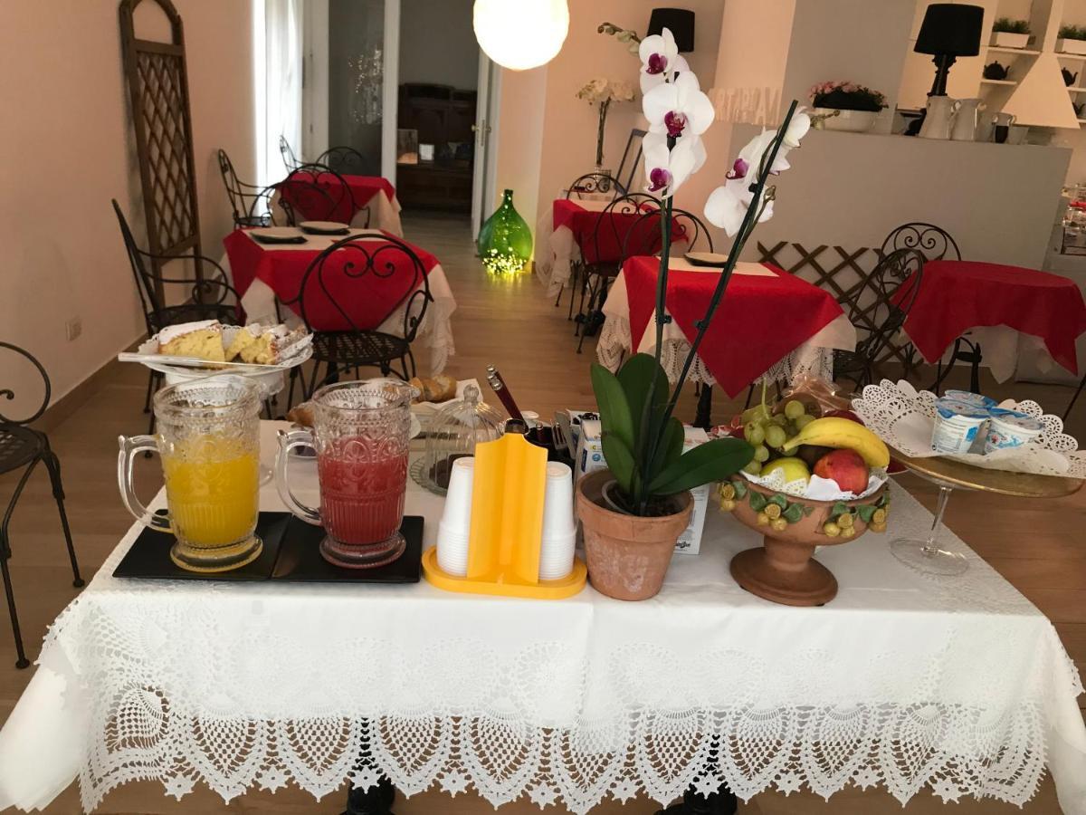 Ascoli Bonjour B&B & Apartments Parcheggio Privato & Giardino Ascoli Piceno Buitenkant foto
